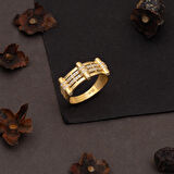 Sıra Taşlı Trend Altın Yüzük
