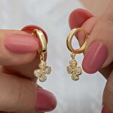 ​Lucky Life 925 Ayar Gumuss Gold Sallantılı Yonca Kadın Küpe