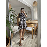 Lucky Life Kadın Kolsuz Sırttan Bağlamalı Fırfırlı Leopar Desenli Süprem Elbise