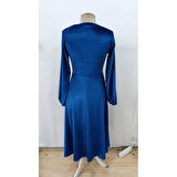 Lucky Life Kadın Uzun Kollu Bisiklet Yaka Midi Kadife Mavi Elbise