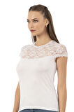 Özkan 7371 Kadın Premium Yumuşak Rahat Kumaş Viskon Dantel Detaylı Kısa Kollu Örme Bluz