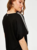 Resort Omuzları Şerit Detaylı V Yaka Kısa Kol T-Shirt S25TSH118