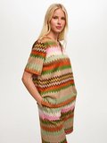 Resort Renkli Zigzag Desen V Yaka Kısa Kol Bluz S26BLZ047