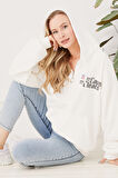 Go Veform Kanguru Cep Fermuarlı Kadın Sweatshirt Ekru ZN5025