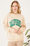 Go Veform Kadın California Baskılı Üç İplik Sweatshirt  Bej ZN5053