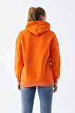 Go Veform Kadın Kanguru Cep Baskılı Üç İp İçi Şardonlu Sweatshirt Turuncu ZN5086
