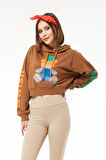 Go Veform Kadın Kapüşonlu Taş Detaylı Ayıcık Baskılı Crop Sweatshirt Açık Kahve ZN5087