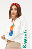 Go Veform Kadın Kapüşonlu Taş Detaylı Ayıcık Baskılı Crop Sweatshirt Ekru ZN5087