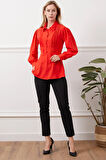 Go Veform Kadın Omzu Pileli Ön Kısmı Şerit Detaylı Şık Gömlek Kırmızı ZN5109