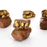 Melodi Yaldız Fıstık Krokan Çikolata 500 Gr Altın (Gold)