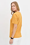 Desen Triko Kadın Sıfır Yaka Flamlı Kumaş Penye T-Shirt KMY24084 Hardal