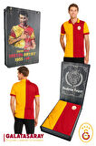 Galatasaray Orijinal Lisanslı Match Day T-shirt Metin Oktay Baskılı Hediyelik Ahşap Kutulu
