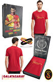 Galatasaray Orijinal Lisanslı Kırmızı Erkek T-Shirt + Bileklik Set Hediyelik Ahşap Kutulu