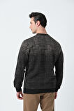 BROTHERS ERKEK  RAHAT KESİM BİSİKLET YAKA ÇİZGİ DESENLİ DEGRADE RENK GEÇİŞLİ YUMUŞAK DOKULU JAKARLI SWEATSHIRT BEJ