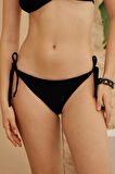 Bikini Altı Üçgen Bağlamalı Siyah