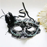 Siyah Renk Yandan Tüylü İnci İşlemeli Taşlı Dantelli Parti Maskesi 17x12 cm 