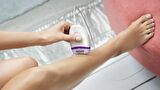 Philips Satinelle Essential BRE225/05 Hassas Ciltler İçin Bacak Bölgesi Epilatör