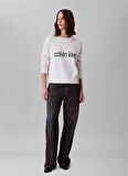 Calvin Klein Jeans Yuvarlak Yaka Standart Baskılı Beyaz Kazak Kadın LV047C311GYAS