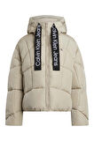 LOGO DRAWSTRING SHORT PUFFER