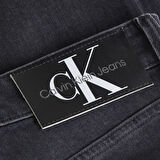 Erkek Marka Logolu Rahat Streç Denim Alçak Belli İnce Bacaklı  Beş Cepli Günlük Rahat Kullanıma Uygun Siyah Denim Jeans J30J324851-1BY