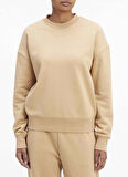 Calvin Klein Yuvarlak Yaka Baskılı Deve Tüyü Kadın Sweatshırt NANO LOGO RELAXED SWEATSHIRT