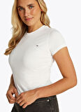 Tommy Jeans Bisiklet Yaka Beyaz Kadın T-Shirt DW0DW20459YBL