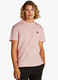 Tommy Jeans Bisiklet Yaka Pembe Erkek T-Shirt DM0DM20322TH3 TJM REG BADGE TEE EXT