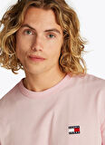 Tommy Jeans Bisiklet Yaka Pembe Erkek T-Shirt DM0DM20322TH3 TJM REG BADGE TEE EXT