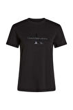 GLOSSY MONOLOGO REGULAR TEE