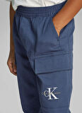Calvin Klein Lastikli Bel Lastikli Paça Mavi Erkek Çocuk Kargo Pantolon IB0IB02270C8J