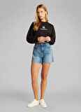 Calvin Klein Jeans Yüksek Bel Mom Fit Açık İndigo Kadın Denim Şort J20J2251591AA
