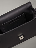 CALVIN KLEIN MINIMAL MONOGRAM SHOULDER BAG20 Omuz Çantası