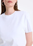 Calvin Klein Yuvarlak Yaka Baskılı Beyaz Kadın T-Shirt LV044D202GYAA