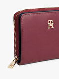 Tommy Hilfiger TH Icon Orta Boy Fermuarlı Kapaklı Kadın Mor Cüzdan AW0AW17742VLP