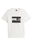Tommy Jeans Bisiklet Yaka Baskılı Beyaz Erkek T-Shirt DM0DM22464YBL TJM REG PHOTO FLAG SS