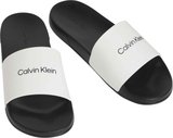 CALVIN KLEIN Erkek Marka Logolu Şık Görünüşlü Tek Bantlı Kalın Tabanlı Kaymaz Rahat Dayanıklı Terlik Siyah-Beyaz Terlik HM0HM02107 0GM