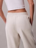 Calvin Klein Kabartma Monologo Havlu Kumaş Kadın Gri Eşofman Altı LV047F206G-P4P