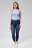 Astarlı Sıfır Kol Kare Yaka Dekolteli Çıtçıtlı Bodysuit