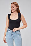 Astarlı Sıfır Kol Kare Yaka Dekolteli Çıtçıtlı Bodysuit