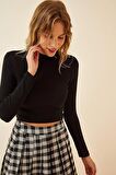 Siyah Yarım Balıkçı Yaka Fitilli Kaşkorse Crop Bluz