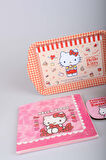 DEKOMUS İLE LİSANSLI HELLO KITTY PORSELEN KUPA,METAL TEPSİ,PEÇETE VE BARDAK ALTLIĞI SETİ