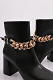 Dgn K405-22K Kadın Zincir Aksesuarli  Topuklu Bot