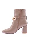 Dgn K405-22K Kadın Zincir Aksesuarli  Topuklu Bot