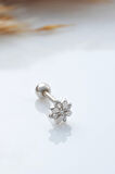 925 Ayar Çiçek Motifli Taşlı Minimal Tragus Piercing