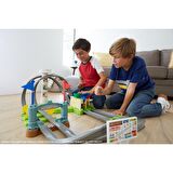 Hot Wheels Mario Kart Çılgın Dönüş Parkuru Yarış Seti GHK15