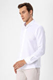 Beyaz Slim Fit Düz Düğmeli Yaka Gömlek