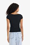 DeFacto Slim Fit Dar Kesim Kayık Yaka Fitilli Kaşkorse Siyah Kısa Kollu Tişört F5015AX25SMBK81