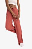 DeFactoFit NBA New York Knicks Wide Leg Cepli Geniş Paça Standart Boy Krinkıl Kumaş Sporcu Pantolon D8805AX25SPBR480