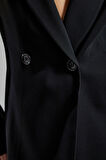 Kadın Siyah Renk Yandan Yırtmaçlı İçi Astarlı Tasarım Blazer Ceket