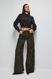 Kadın Siyah Renk Crop Fit Yaka Detaylı Özel Tasarım Gömlek